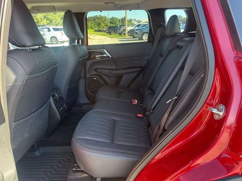 Used 2025 Mitsubishi Outlander SEL FWD image 13