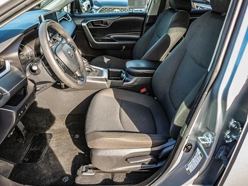 Used 2024 Toyota RAV4 LE image 9