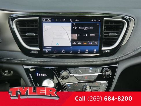 New 2027 Chrysler Pacifica Limited FWD image 47