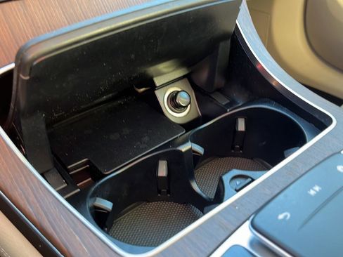 Used 2021 Mercedes-Benz GLC 300 4MATIC w/ Premium Package image 19