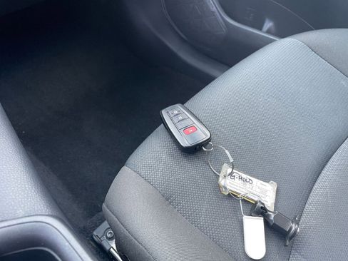 Used 2025 Toyota RAV4 XLE image 21