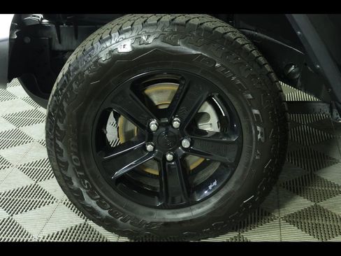 Used 2022 Jeep Wrangler Unlimited Sahara AWD/4WD image 10