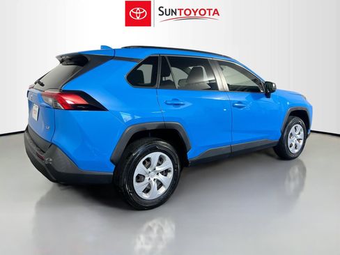 Used 2020 Toyota RAV4 LE image 4