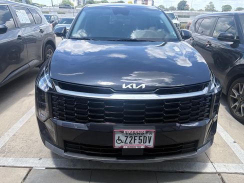 Certified 2026 Kia Sportage EX FWD image 2