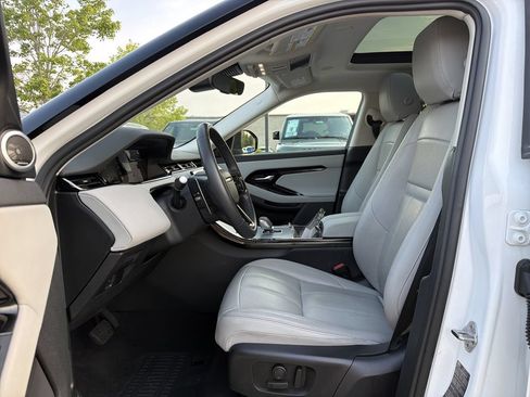 Used 2024 Land Rover Range Rover Evoque S AWD/4WD image 3