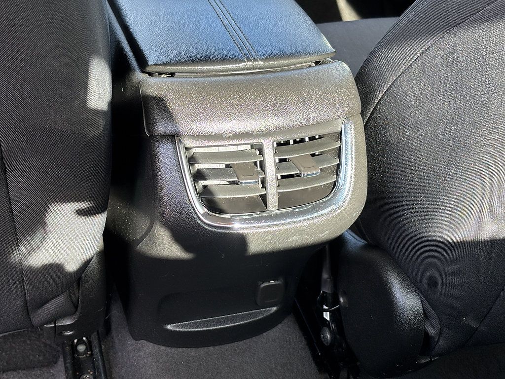 Used 2025 Chevrolet Malibu LT FWD image 14