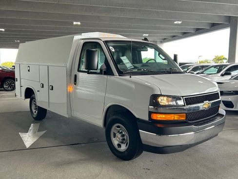 New 2025 Chevrolet Express 3500 w/ Power Convenience Package image 3
