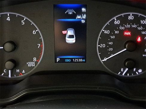 Used 2025 Toyota Corolla LE image 2