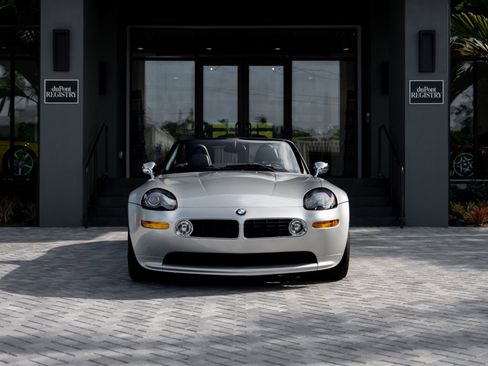 Used 2002 BMW Z8 RWD image 10
