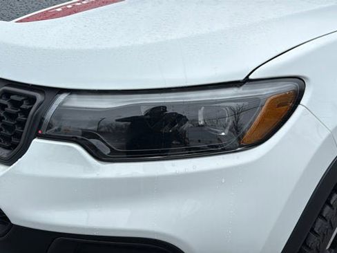 Certified 2025 Jeep Compass Trailhawk w/ Trailhawk Elite Group image 9