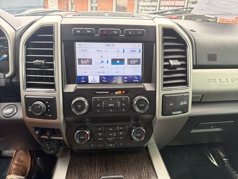 Used 2020 Ford F250 Lariat w/ Lariat Ultimate Package AWD/4WD image 22