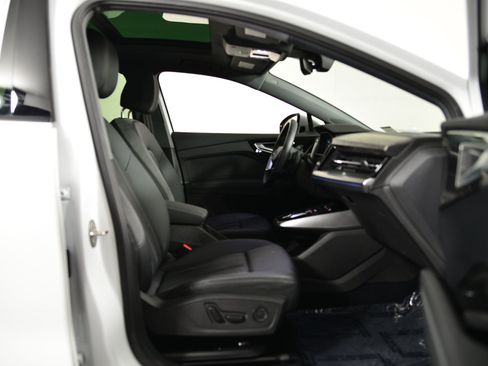 Used 2023 Audi Q4 e-tron Premium Plus w/ Premium Plus image 18