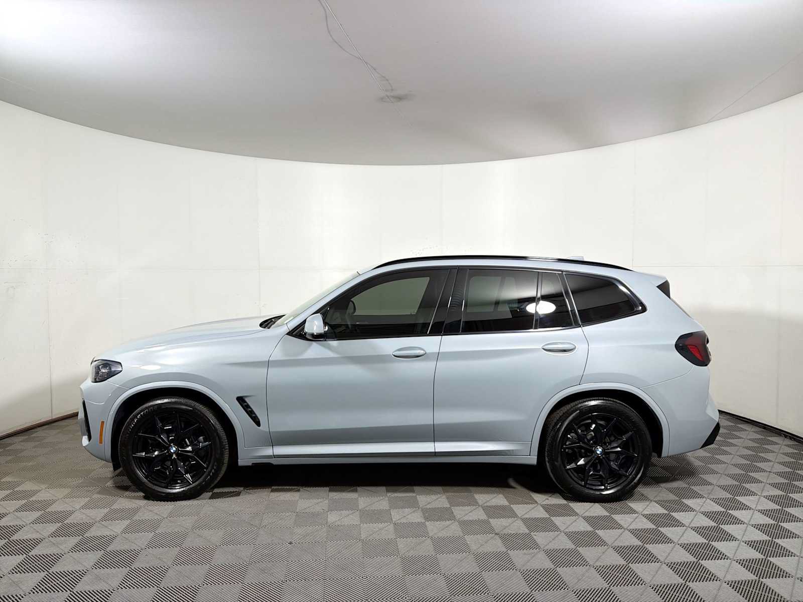 Used 2023 BMW X3 xDrive30i w/ M Sport Package AWD/4WD image 4