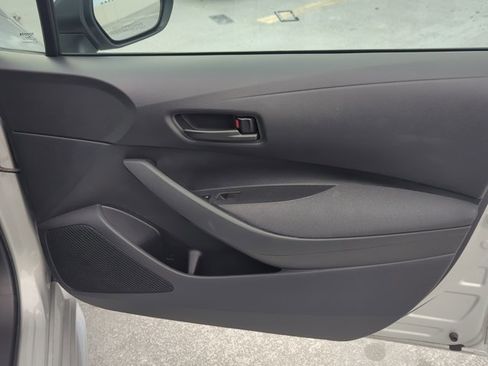 Used 2022 Toyota Corolla LE FWD image 24
