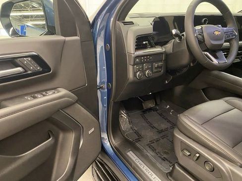 New 2026 Chevrolet Suburban LT w/ Comfort Package AWD/4WD image 19