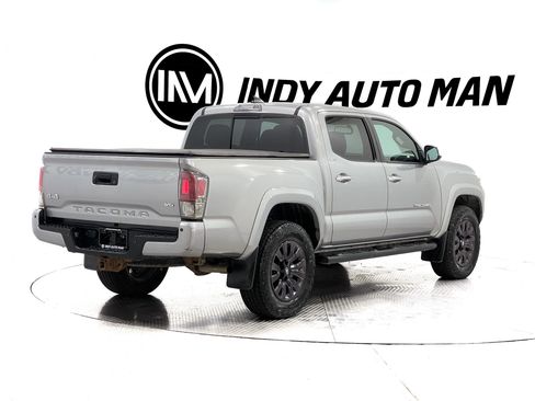 Used 2017 Toyota Tacoma Limited w/ Tow Package AWD/4WD image 4