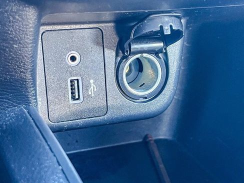 Used 2022 Nissan Versa SV w/ Trunk Package image 30