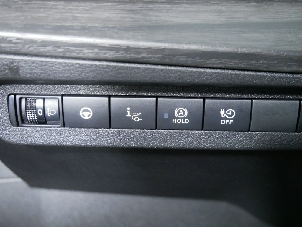Used 2024 Nissan Ariya AWD image 24