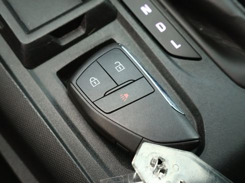 Used 2024 Chevrolet Colorado W/T RWD image 19