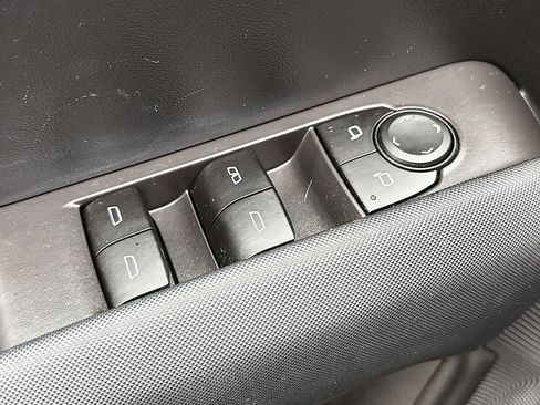 Used 2023 Chevrolet Colorado Z71 w/ Z71 Convenience Package 2 AWD/4WD image 15