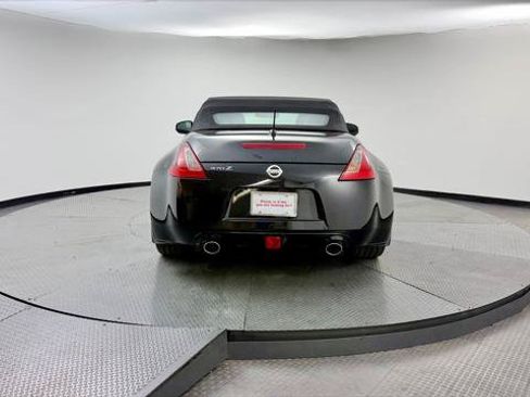 Used 2019 Nissan 370Z Touring Sport RWD image 31
