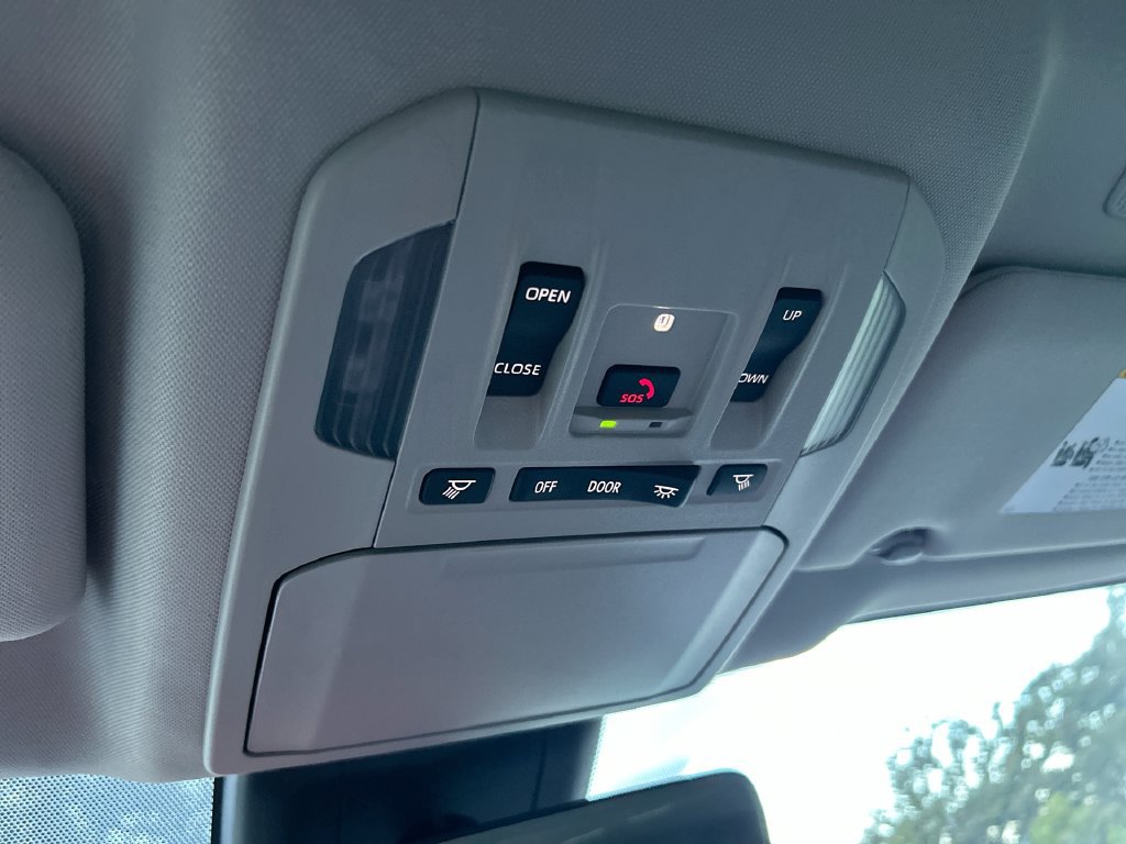 Certified 2025 Toyota Highlander XLE FWD image 28