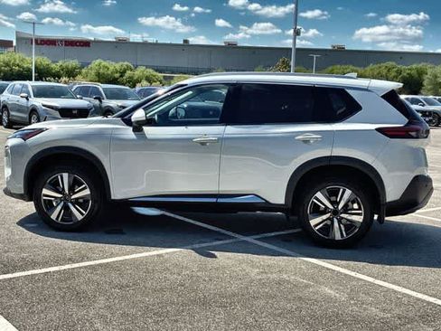 Used 2021 Nissan Rogue SL w/ Premium Package FWD image 3