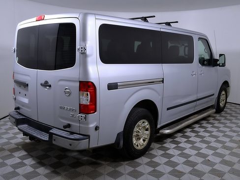 Used 2017 Nissan NV 3500 SL RWD image 7