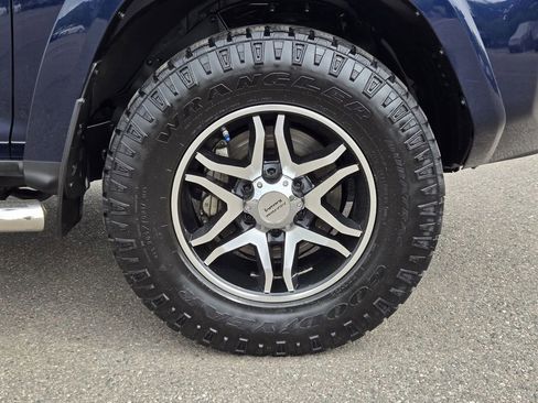 Used 2017 Toyota 4Runner 4WD image 11