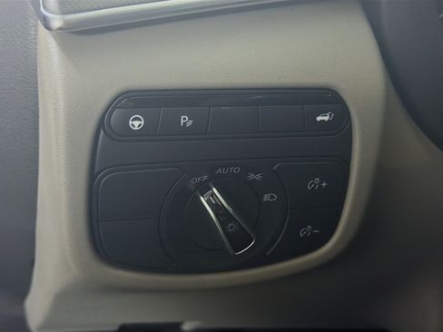 Used 2023 INFINITI QX50 Luxe FWD image 16