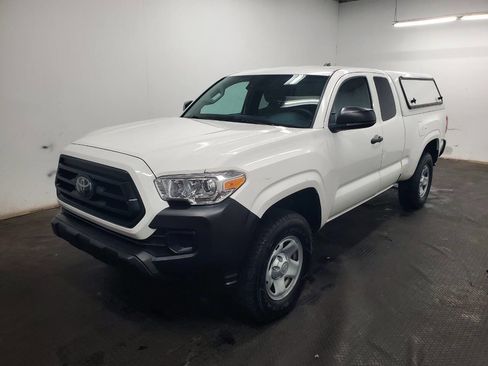 Used 2022 Toyota Tacoma SR image 1