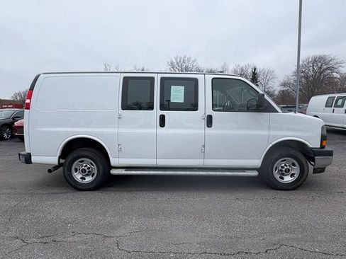 Used 2024 GMC Savana 2500 w/ Driver Convenience Package image 10