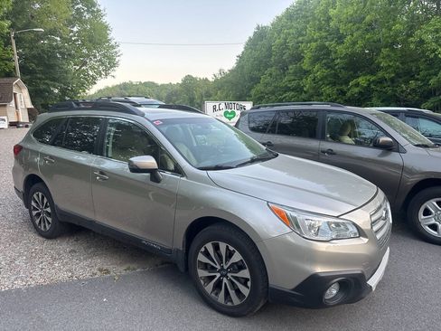Used 2015 Subaru Outback 2.5i Limited AWD/4WD image 1