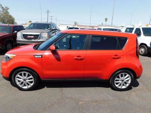 Used 2019 Kia Soul + FWD image 4