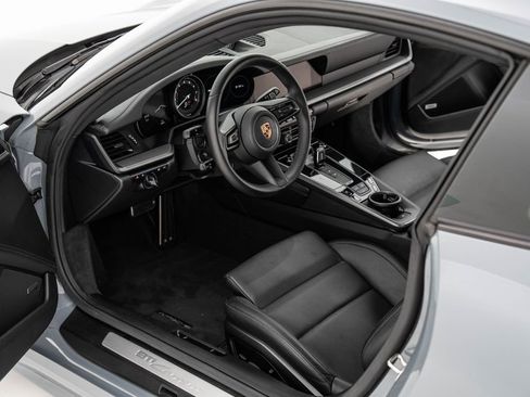 Used 2024 Porsche 911 Carrera w/ Premium Package image 22