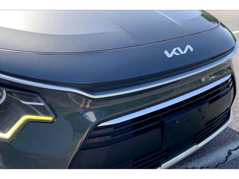 Used 2023 Kia Niro EX FWD image 27