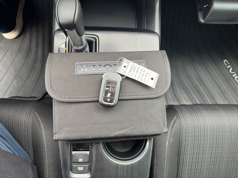 Certified 2024 Honda Civic EX image 36