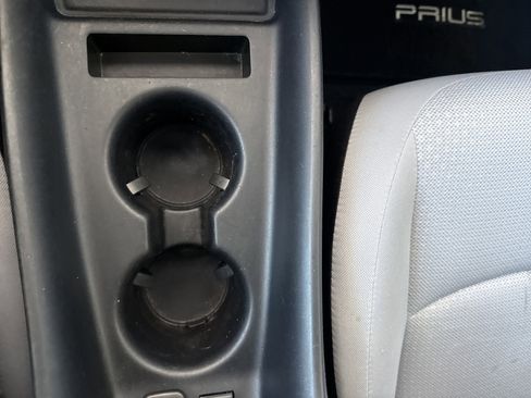 Used 2020 Toyota Prius LE w/ Carpet Mat Package AWD/4WD image 25
