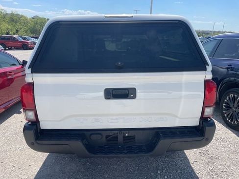 Used 2022 Toyota Tacoma SR RWD image 5