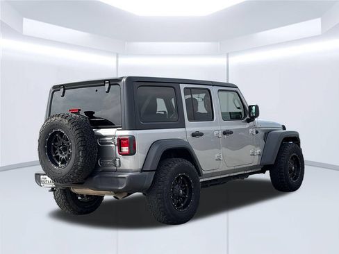 Used 2018 Jeep Wrangler Unlimited Sport S AWD/4WD image 6