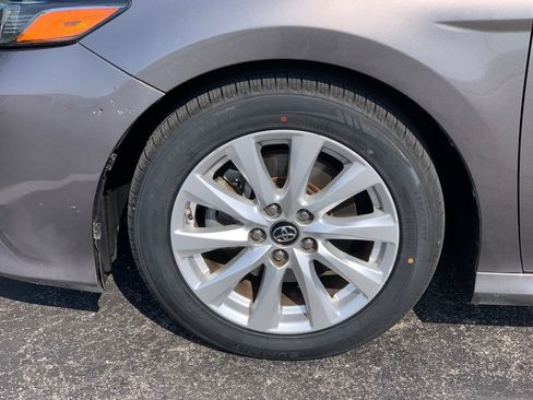 Used 2018 Toyota Camry LE w/ Convenience Package FWD image 9