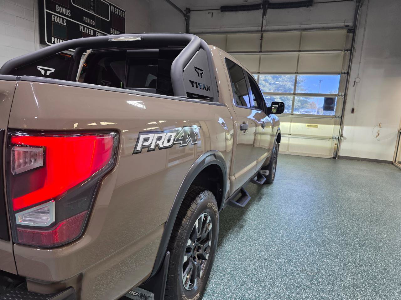 Used 2022 Nissan Titan PRO-4X w/ Pro-4x Convenience Package AWD/4WD image 7