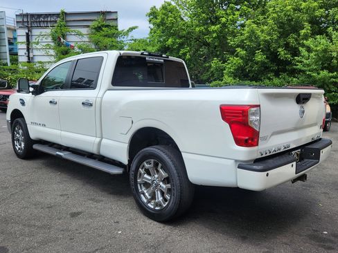 Used 2019 Nissan Titan SL w/ Chrome Package AWD/4WD image 3