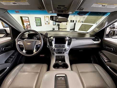 Used 2015 Chevrolet Suburban LT image 10