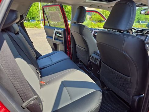 Certified 2019 Toyota 4Runner SR5 Premium AWD/4WD image 14