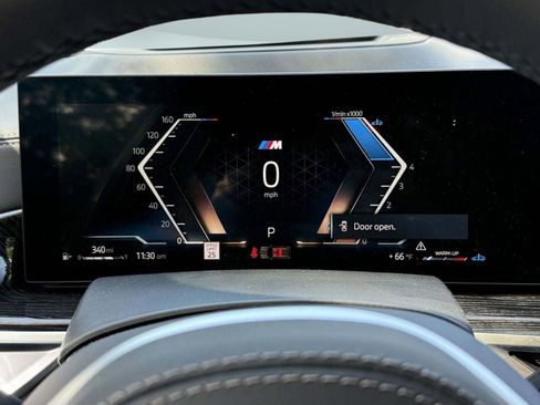 Used 2025 BMW X7 xDrive40i w/ M Sport Package image 27