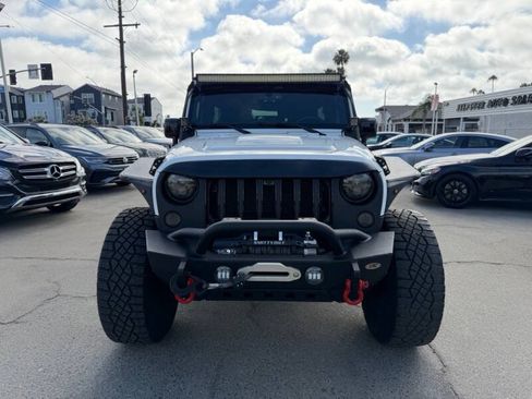 Used 2015 Jeep Wrangler Unlimited Sahara AWD/4WD image 3