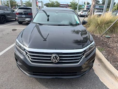 Certified 2022 Volkswagen Passat 2.0T SE FWD image 5