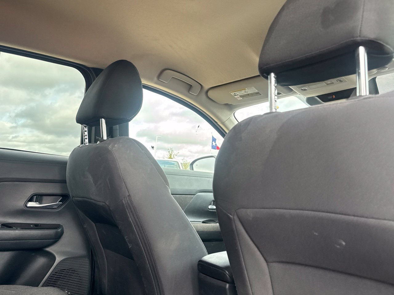 Used 2025 Nissan Kicks SV FWD image 34