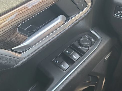 Used 2025 Chevrolet Silverado 1500 RST AWD/4WD image 16